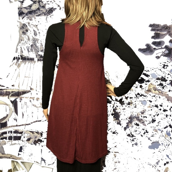 HOLLISTER Sleeveless Ribbed Dress - Picture 2 of 4